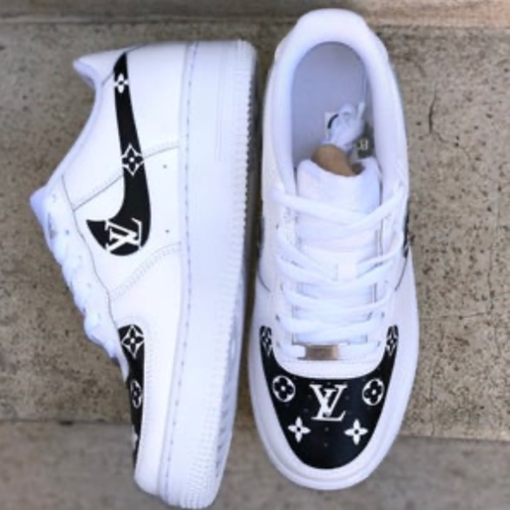 AIR FORCE ONE CUSTOM LV Great condition
